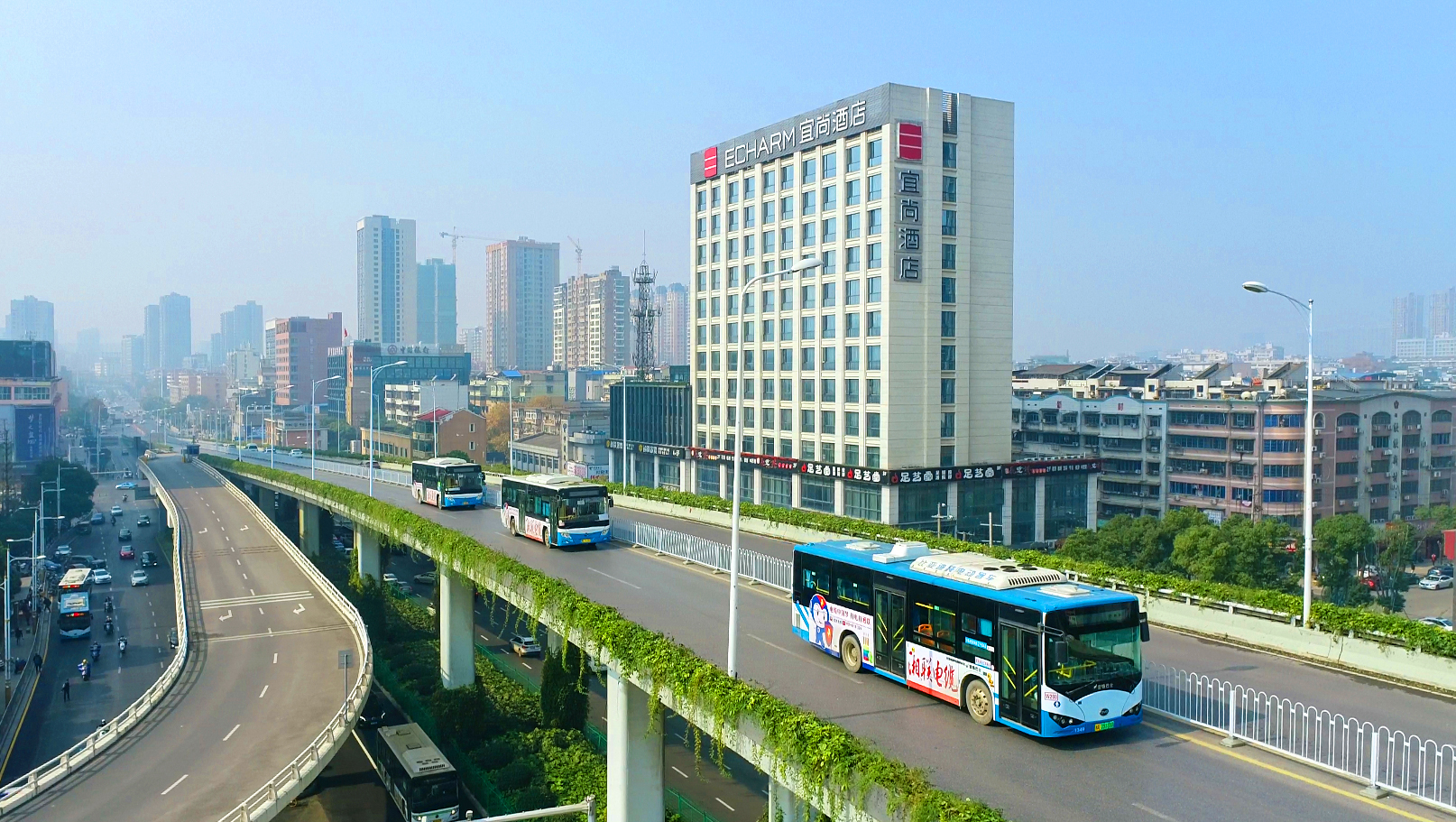 品牌建設(shè)再提速 | 湘聯(lián)電纜公交車廣告全面上線！